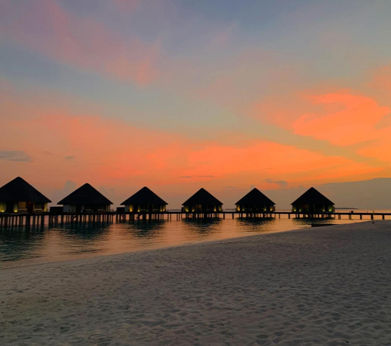 阿达郎尊享滨水高级别墅-全包 Meedhoo  外观 照片